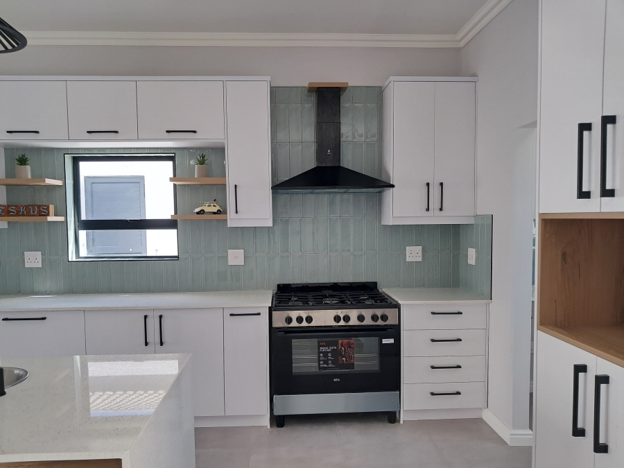 3 Bedroom Property for Sale in Sandy Point Western Cape